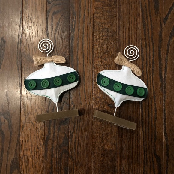 Pier 1 Other - *NWT* Pier 1 Imports White Fabric w/Green Buttons & Burlap Ornaments Pic Holders